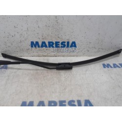 Renault - Clio - Front wiper arm