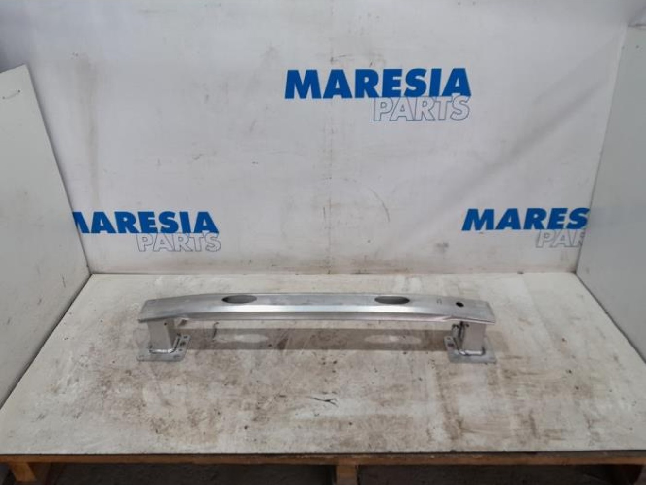 Opel - Vivaro - Bumperframe achter