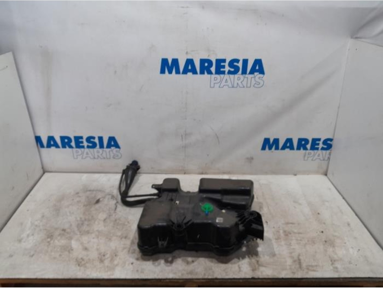 Opel - Vivaro - Adblue tank
