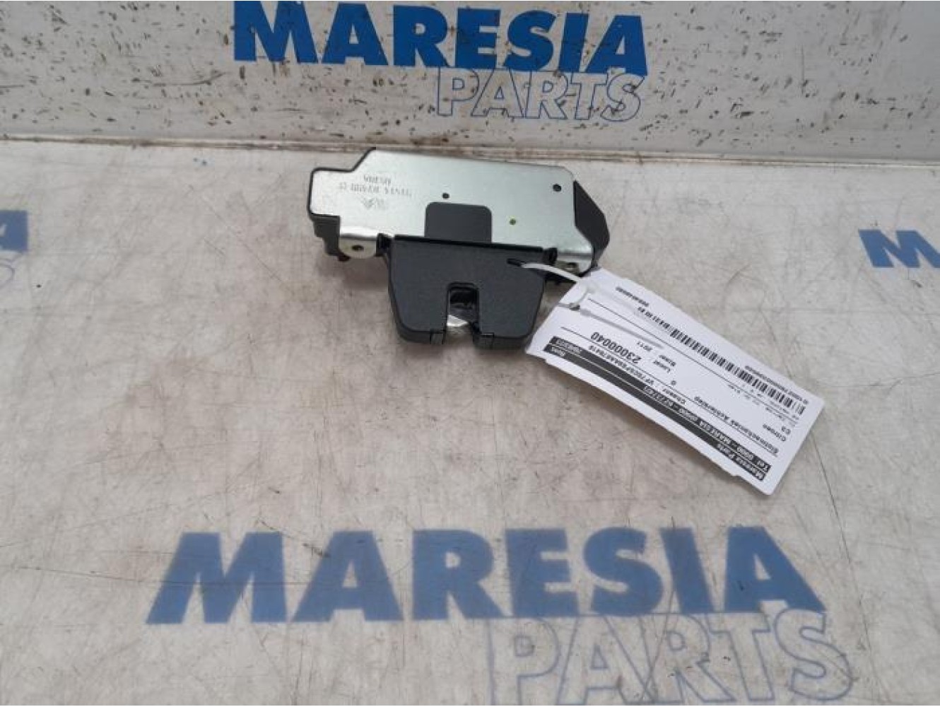 Citroen - C3 - Tailgate lock mechanism