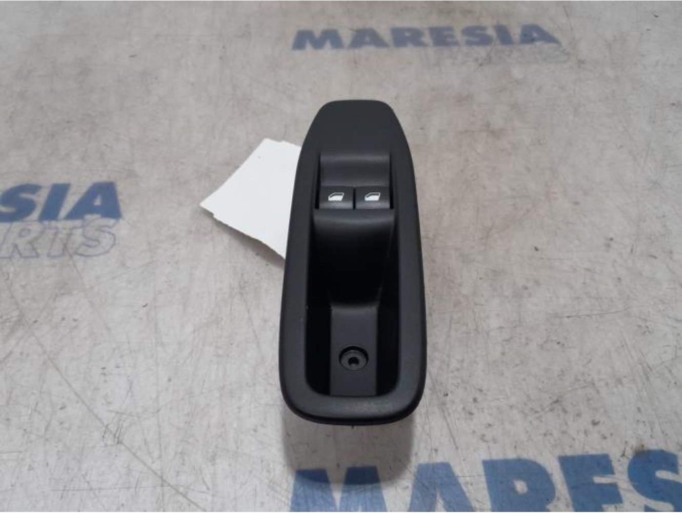 Peugeot - 208 - Multi-functional window switch