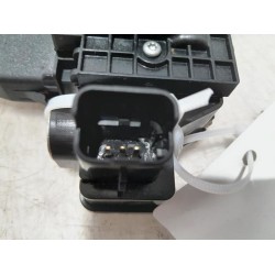 Peugeot - 208 - Tailgate lock mechanism