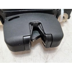 Peugeot - 208 - Tailgate lock mechanism