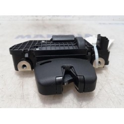 Peugeot - 208 - Tailgate lock mechanism