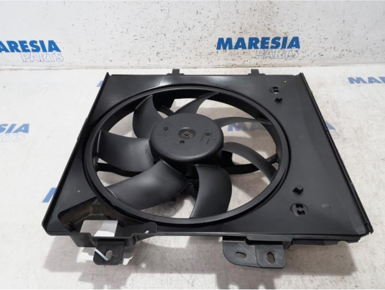 Peugeot - 208 - Fan motor