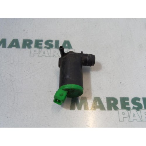 Peugeot - 406 - Scheibensprüherpumpe vorne