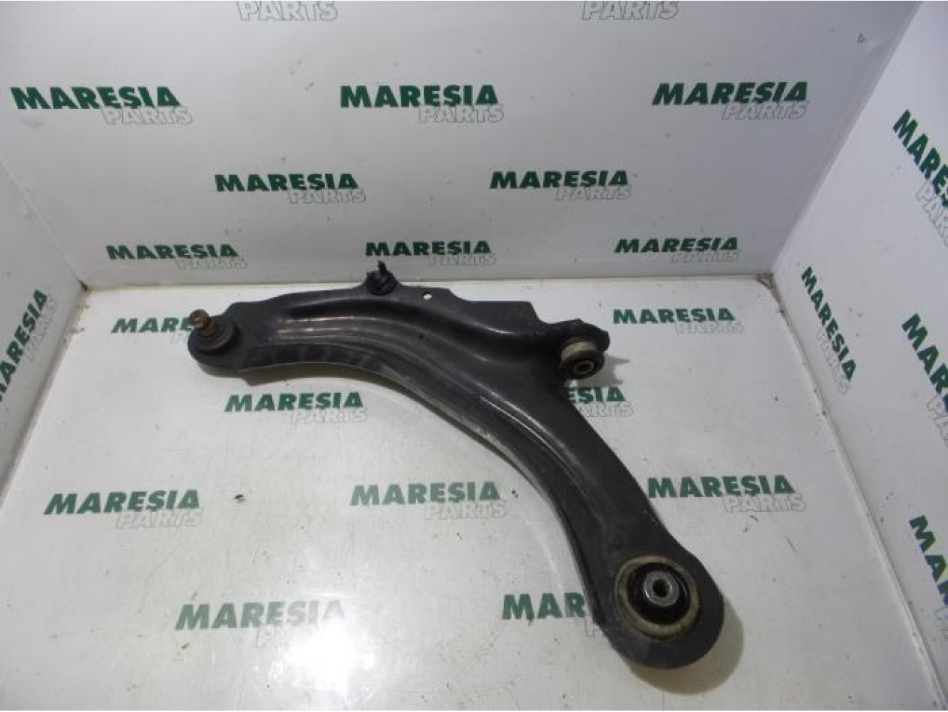 Renault - Megane Scenic - Front lower wishbone, left