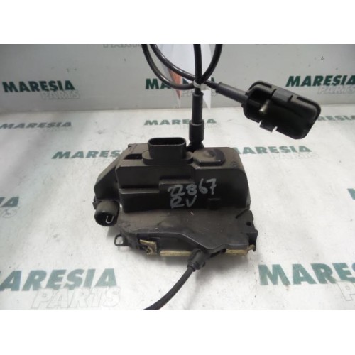 Renault - Megane - Front door lock mechanism 4-door, right