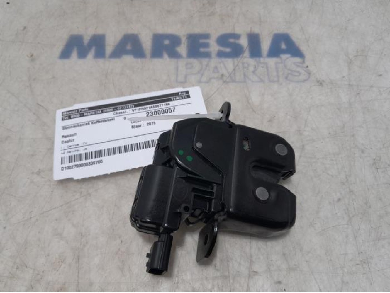 Renault - Captur - Boot lid lock mechanism