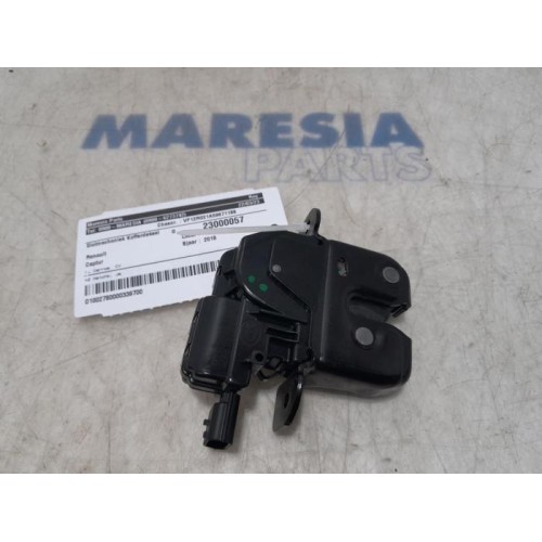 Renault - Captur - Boot lid lock mechanism