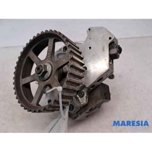 Renault - Laguna - Mechanical fuel pump