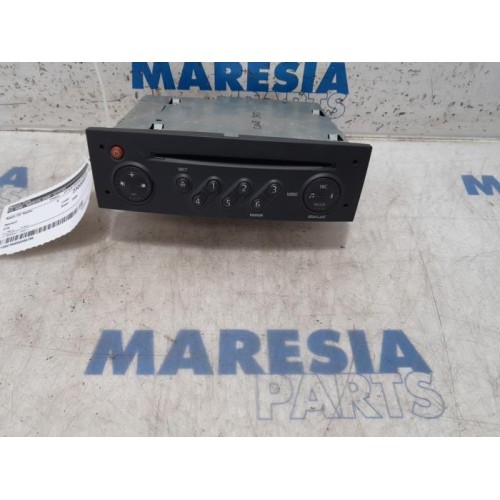 Renault - Clio - Radio CD player