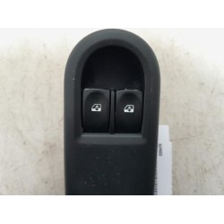 Renault - Clio - Multi-functional window switch