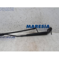 Citroen - C4 Cactus - Front wiper arm