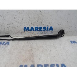 Citroen - C4 Cactus - Front wiper arm