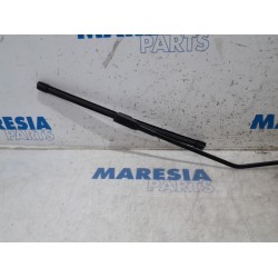 Renault - Captur - Front wiper arm