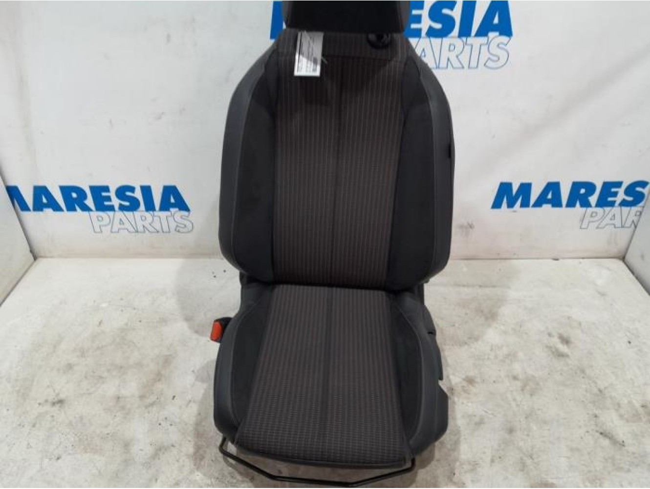 Citroen - DS3 - Seat, left