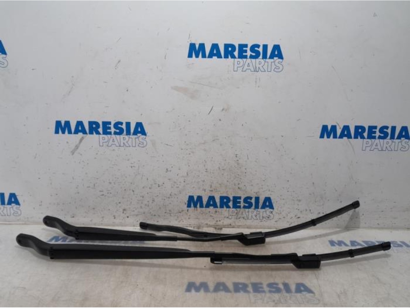 Citroen - DS3 - Front wiper arm