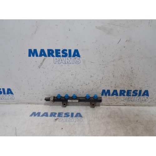 Citroen - C4 Picasso - Fuel injector nozzle