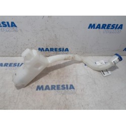 Citroen - C4 Cactus - Front windscreen washer reservoir