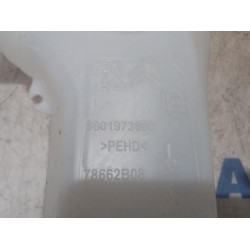 Citroen - C4 Cactus - Front windscreen washer reservoir