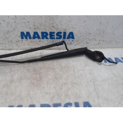 Citroen - C4 Cactus - Front wiper arm