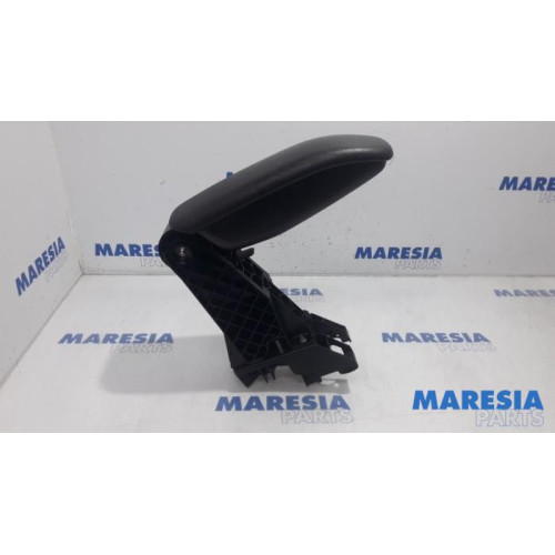 Citroen - C3 - Armrest