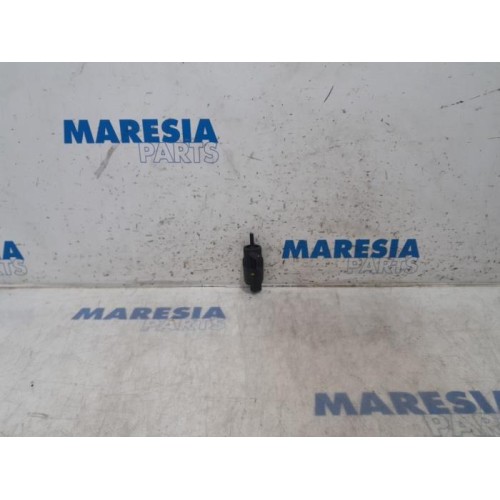 Fiat - Doblo - Windscreen washer pump