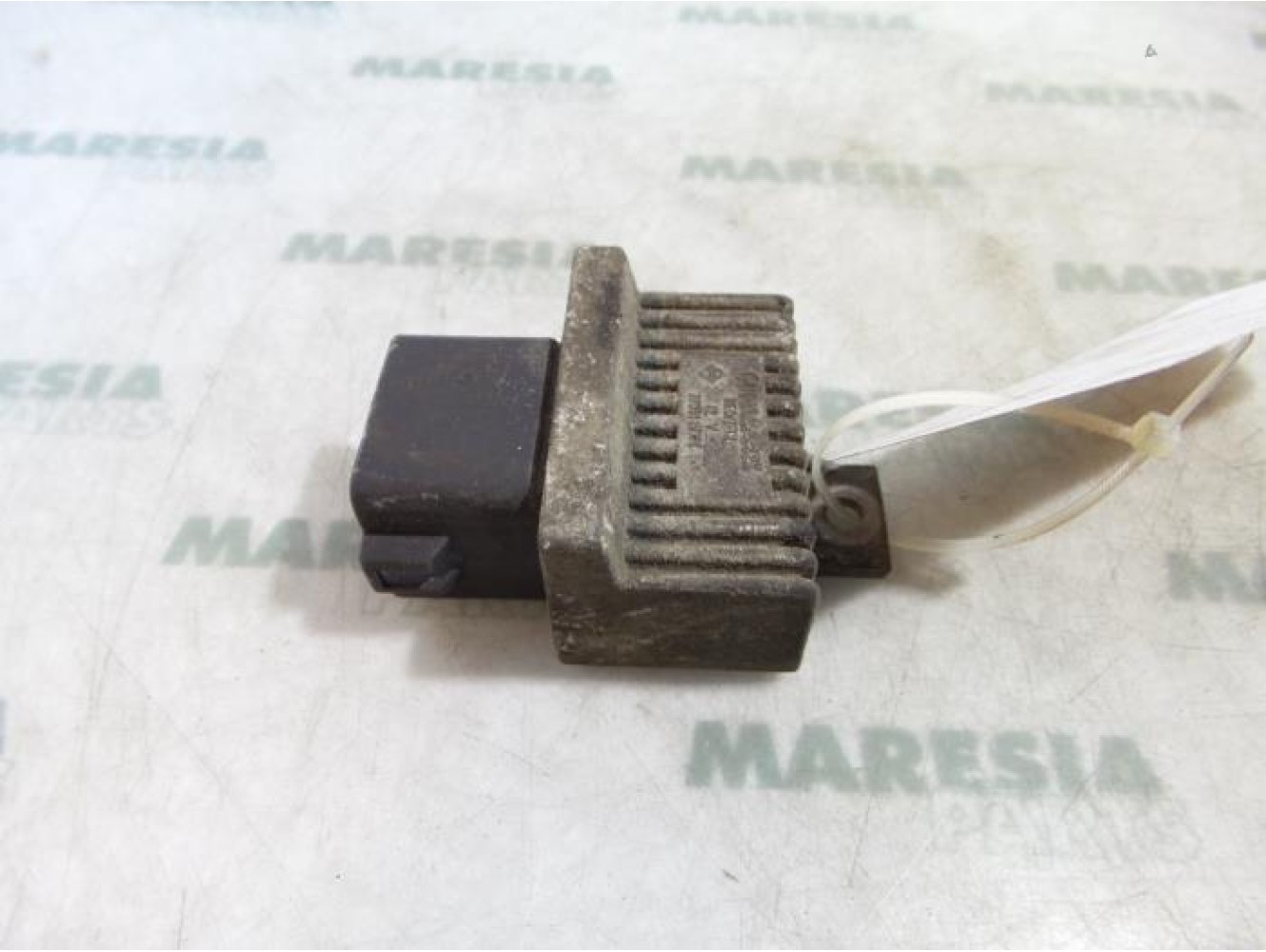 Renault - Laguna - Glow plug relay