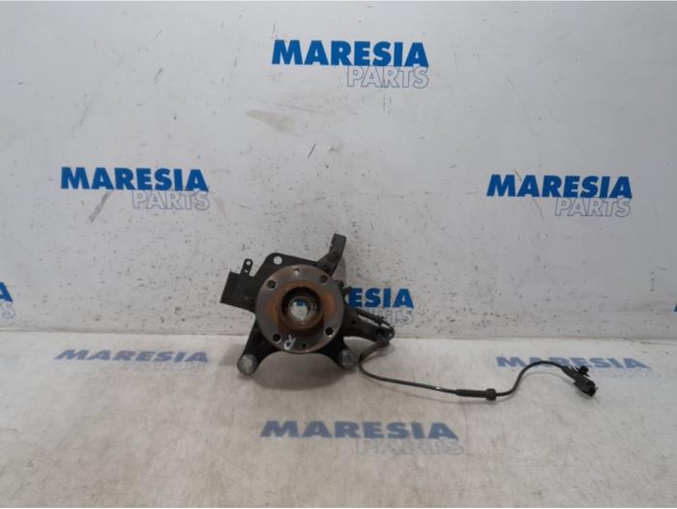 Renault - Captur - Knuckle, front right