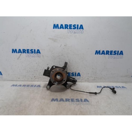 Renault - Captur - Knuckle, front right