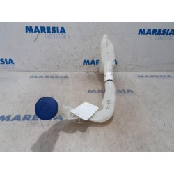 Citroen - C4 Cactus - Front windscreen washer reservoir
