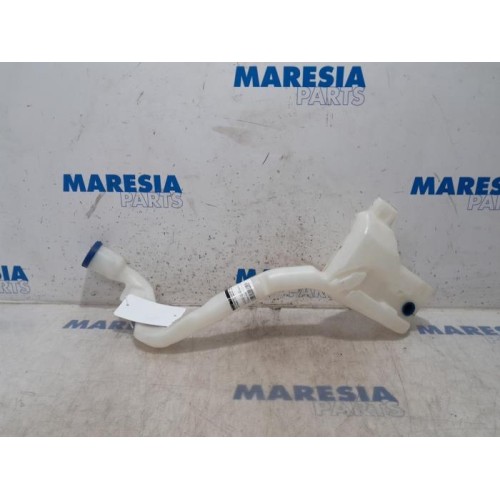 Citroen - C4 Cactus - Front windscreen washer reservoir
