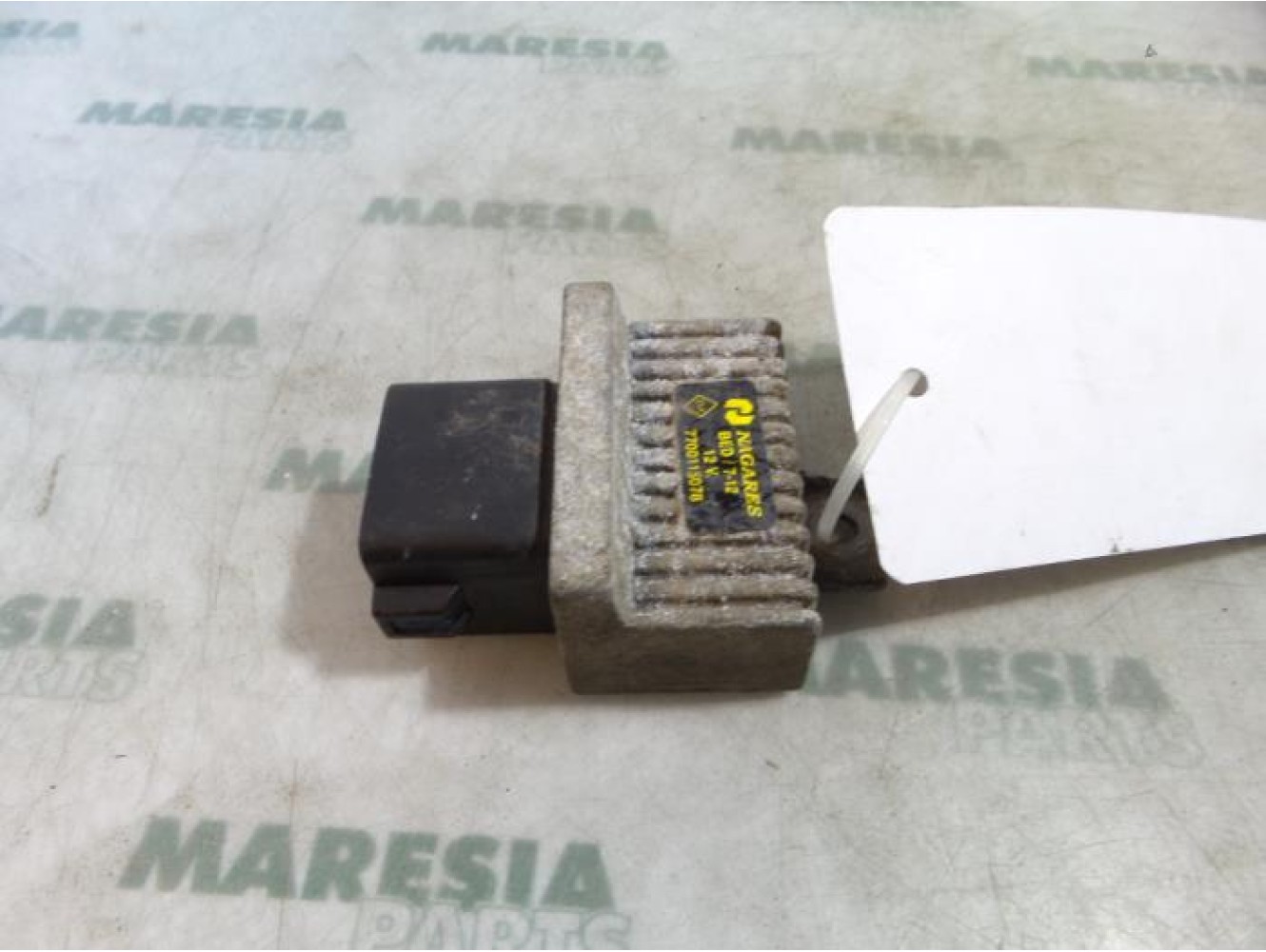Renault - Laguna - Glow plug relay