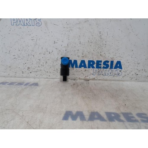 Citroen - DS3 - Front windscreen washer jet