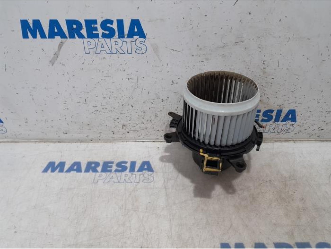 Opel - Vivaro - Heating and ventilation fan motor