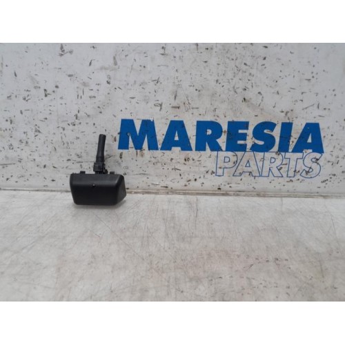 Citroen - DS3 - Front windscreen washer jet