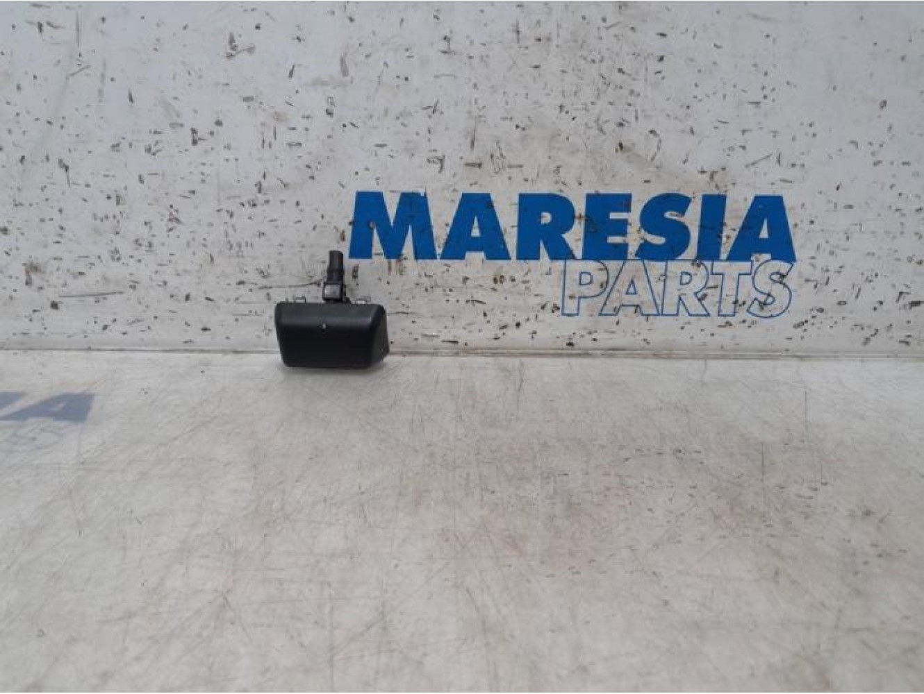 Citroen - DS3 - Front windscreen washer jet