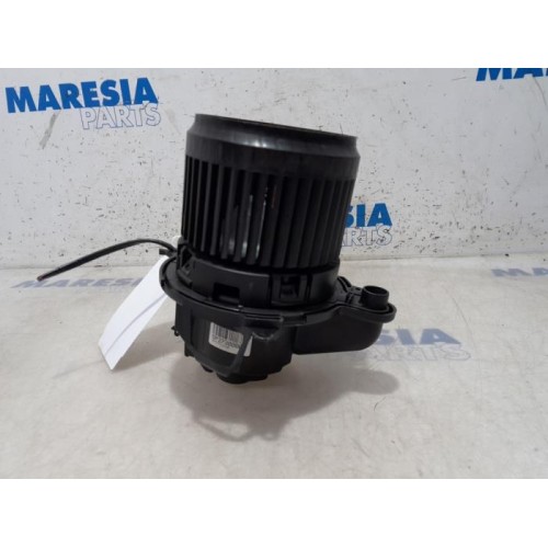 Renault - Captur - Heating and ventilation fan motor
