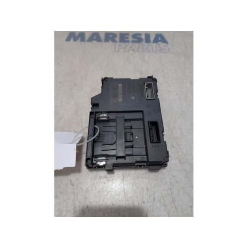 Renault - Captur - Card reader (lock)