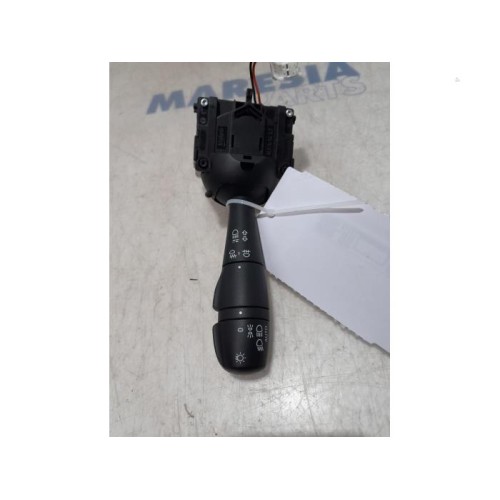 Renault - Captur - Light switch
