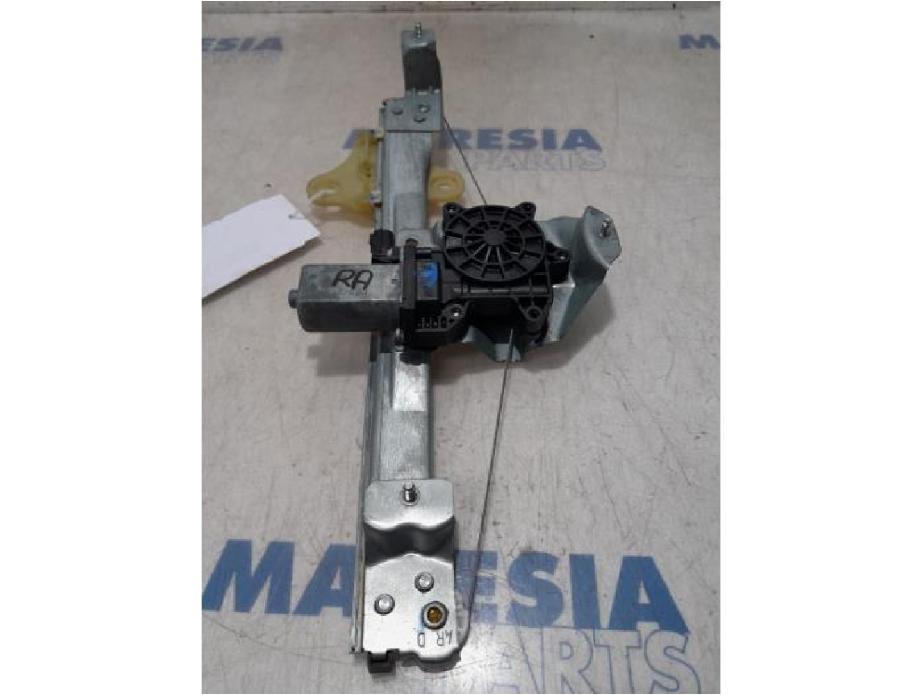 Renault - Captur - Rear door window mechanism 4-door, right