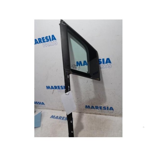 Renault - Captur - Quarter light, front right