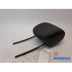 Renault - Captur - Headrest