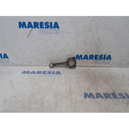 Renault - Clio - Connecting rod