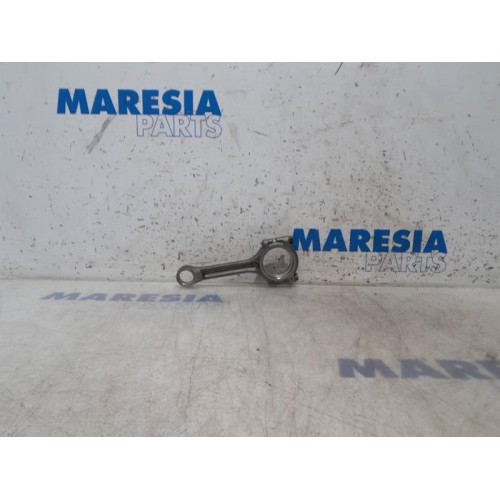 Renault - Clio - Connecting rod