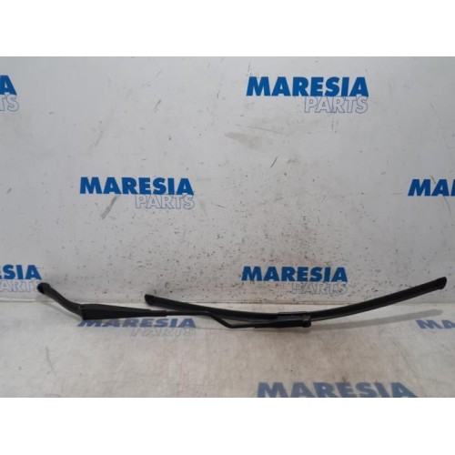 Fiat - Punto - Front wiper arm