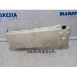 Opel - Vivaro - Front windscreen washer reservoir
