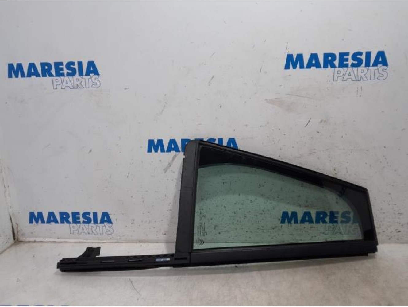 Citroen - C4 Grand Picasso - Rear quarter light, left right