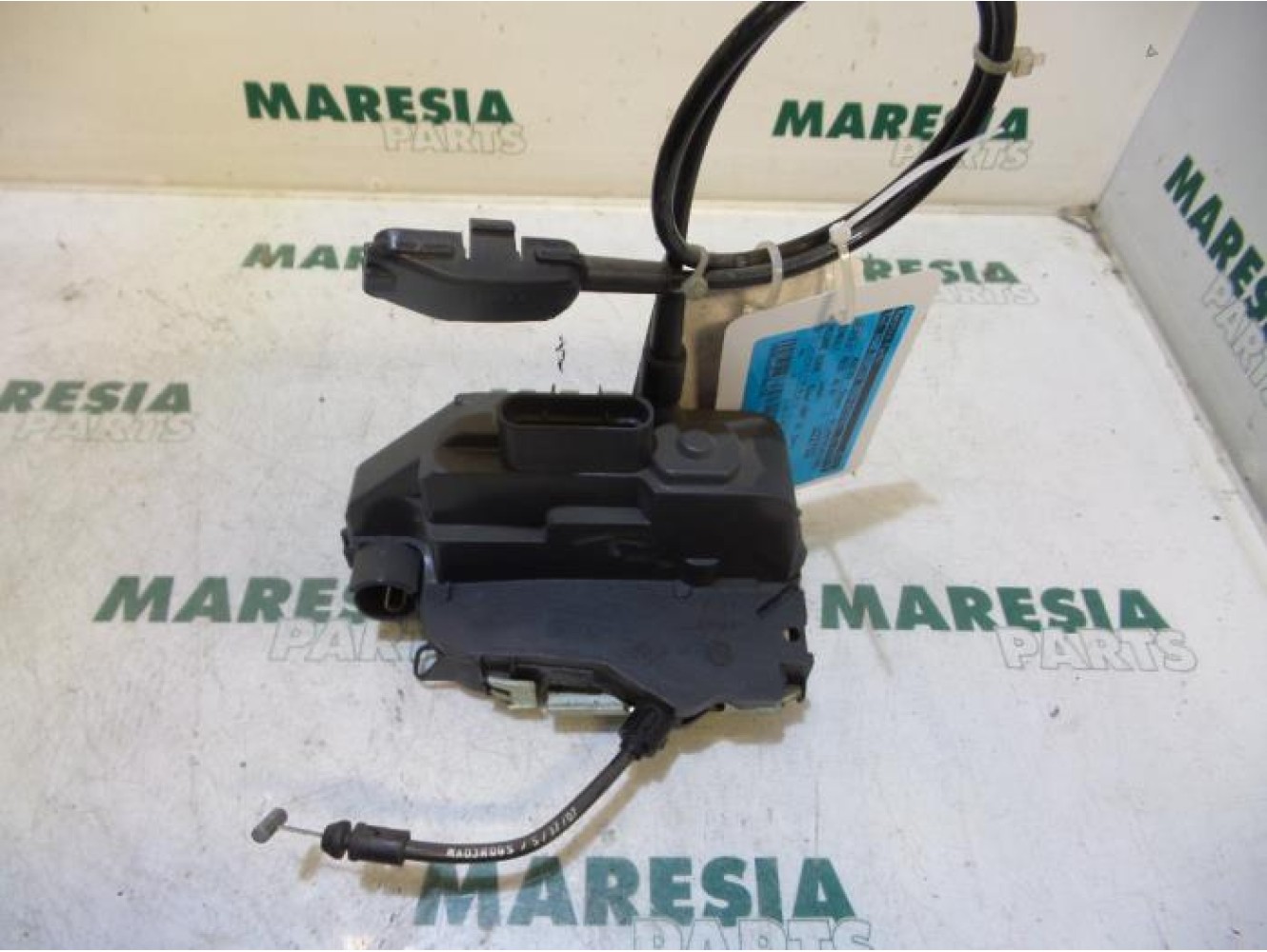 Renault - Megane Scenic - Front door lock mechanism 4-door, right